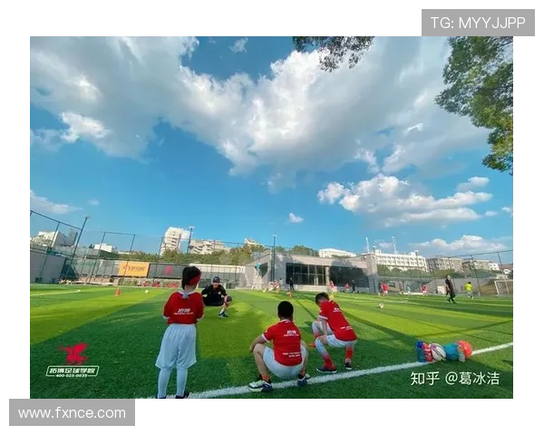 南京俱乐部与宝应县足球青训项目正式签约 南京俱乐部与宝应县足球青训项目正式签约